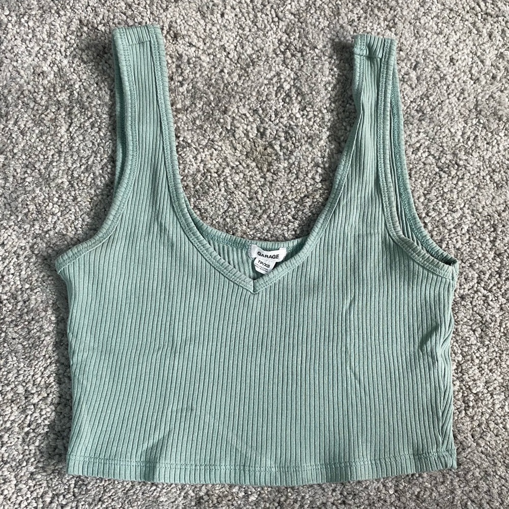 brand new worn once seamless garage top!